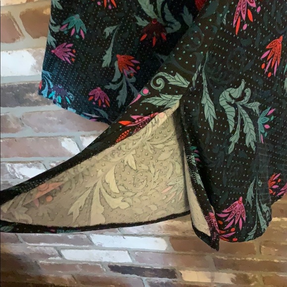 LuLaRoe Perfect Tee - Picture 5 of 7